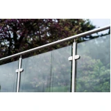 guarda corpo de aço inox com vidro