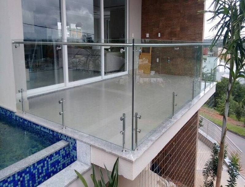 Corrimão com Vidro e Inox Santana de Parnaíba - Corrimão com Torre de Inox