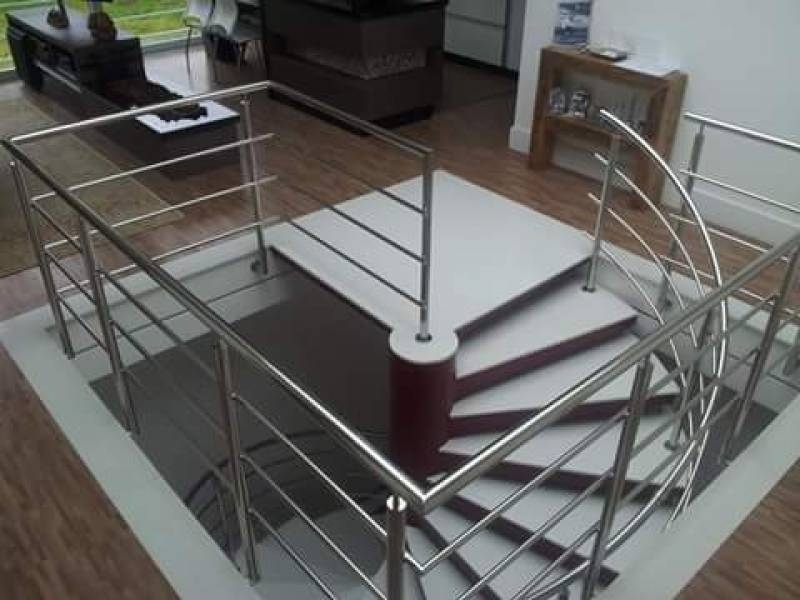 Venda de Corrimão de Inox para Escada Caracol Valor Alto da Lapa - Venda de Corrimão de Aço Inox com Vidro