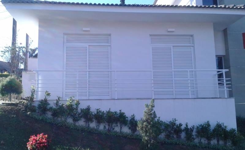 Venda de Guarda Corpo de Alumínio Branco Valor Residencial Três - Venda de Guarda Corpo de Alumínio Branco